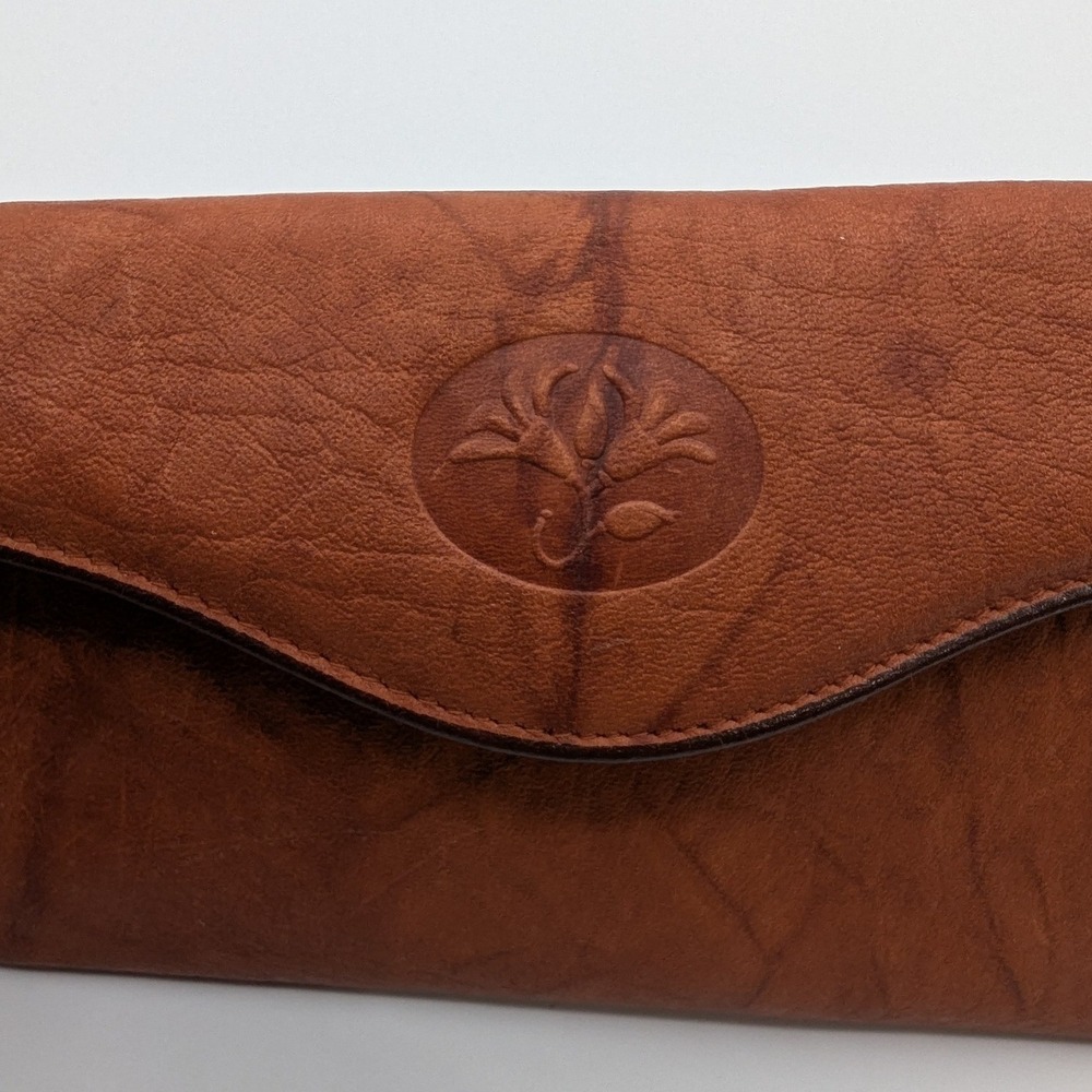 Wexford Collection Genuine Leather Clutch Wallet with Calculator and Coin Purse - Picture 3 of 8